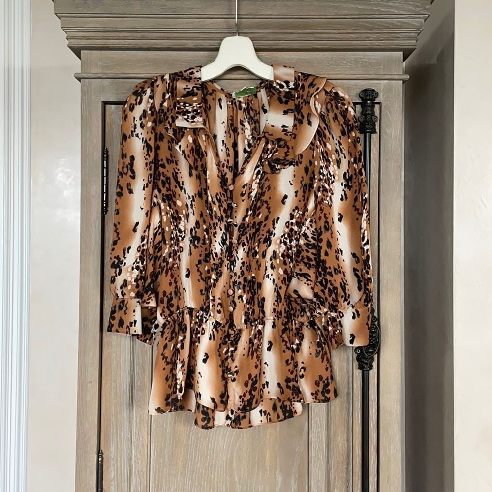 Parker silk leopard button ruffle blouse small
